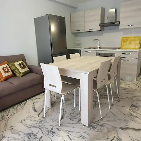 Sablettes Sea View מנטון